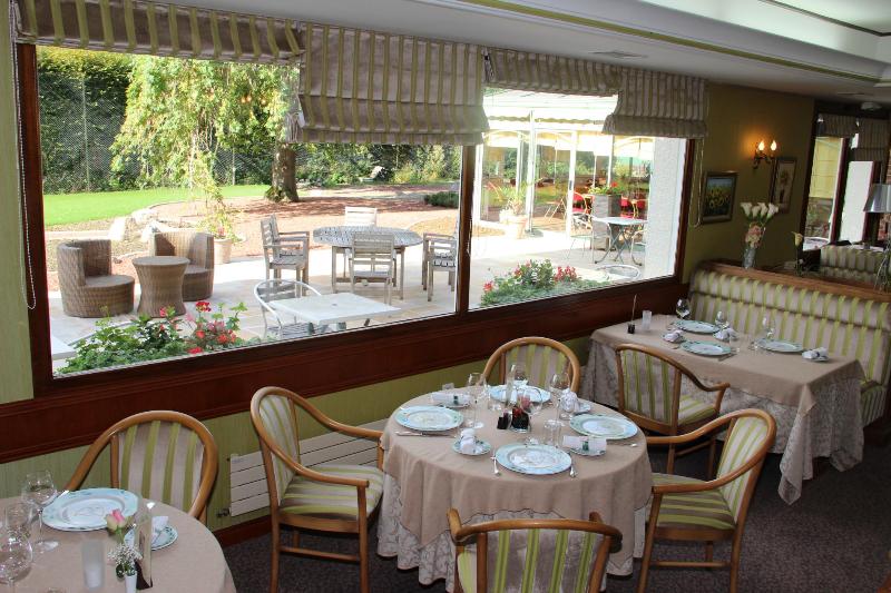 Logis Hotel La Villa Des Houx image
