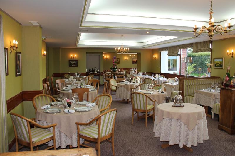 Logis Hotel La Villa Des Houx image