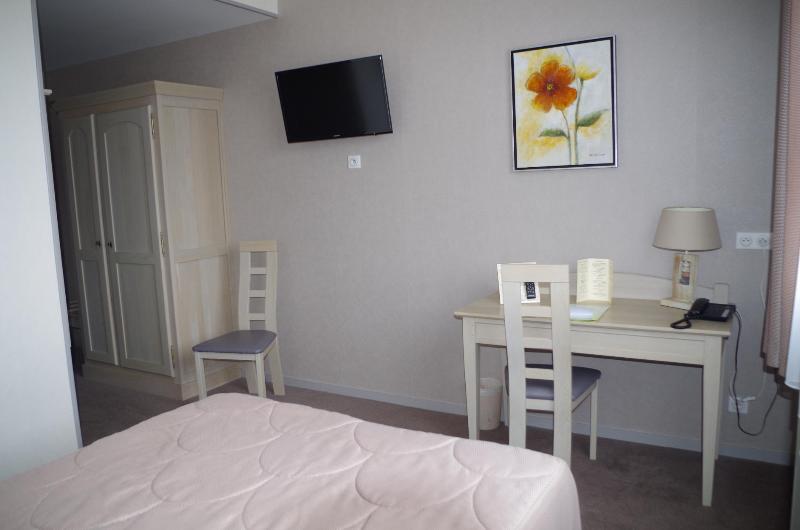 Logis Hotel La Villa Des Houx image