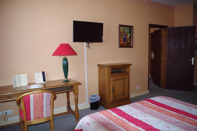 Logis Hotel La Villa Des Houx image