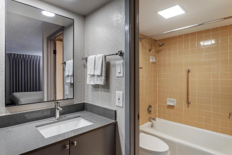 Surestay Studio By Best Western Victoria image