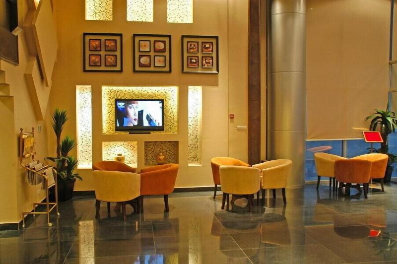 Lobby & Reception
