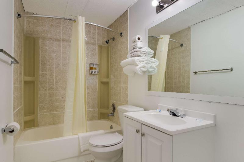 Rodeway Inn & Suites image