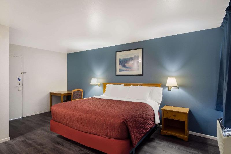 Rodeway Inn & Suites image