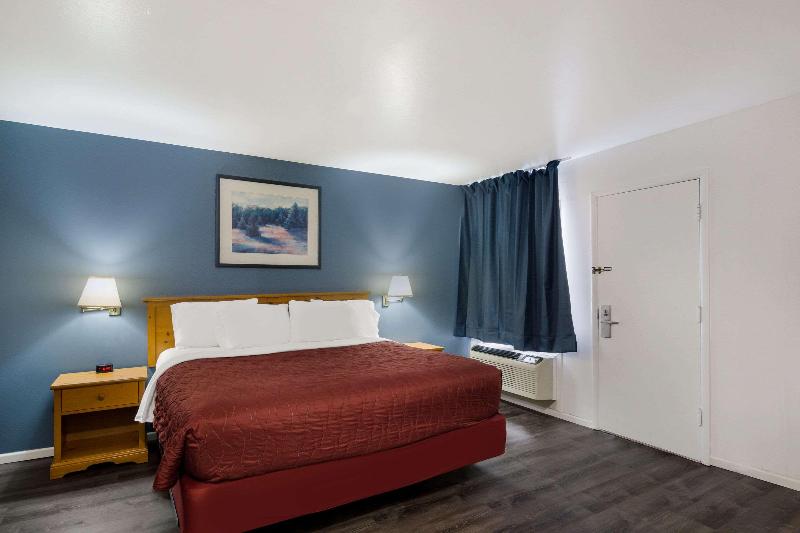 Rodeway Inn & Suites image