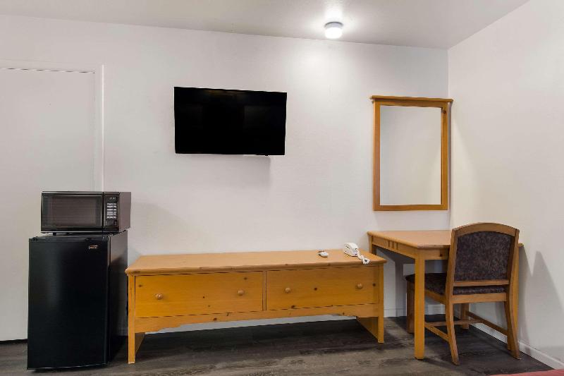 Rodeway Inn & Suites image