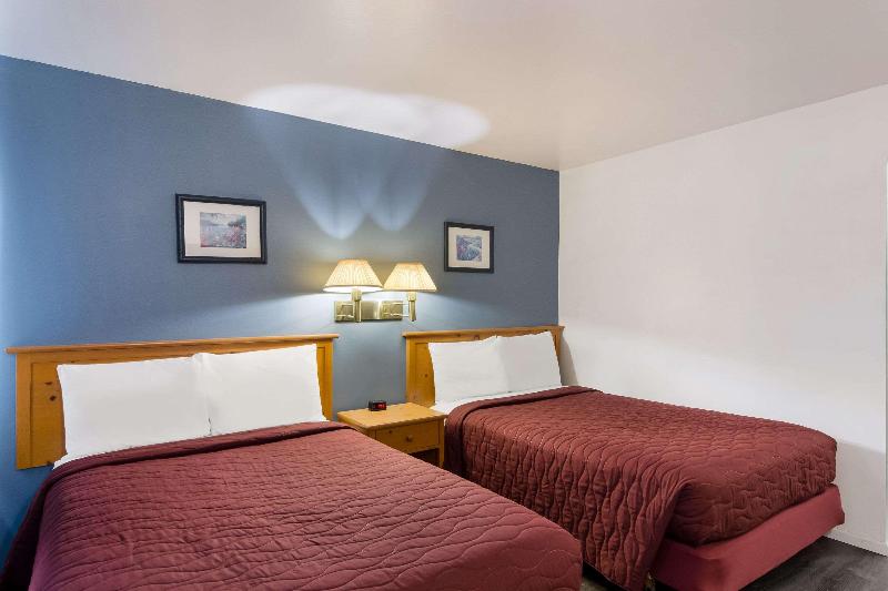 Rodeway Inn & Suites image