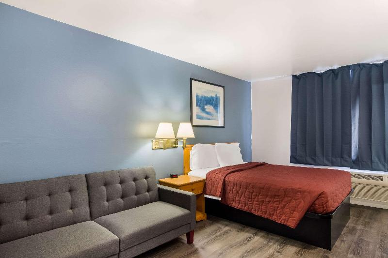 Rodeway Inn & Suites image