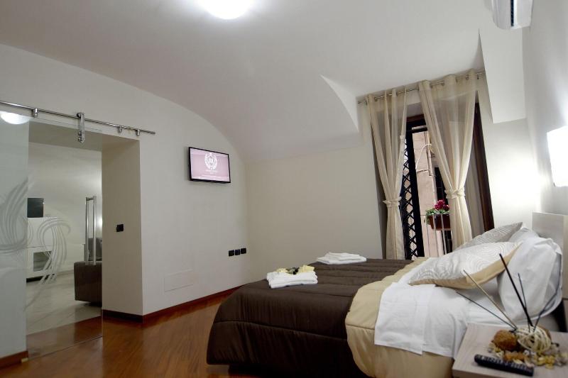 Montesanto Group image