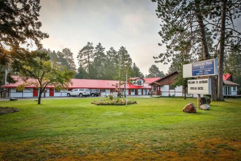 Lumberjack Inn