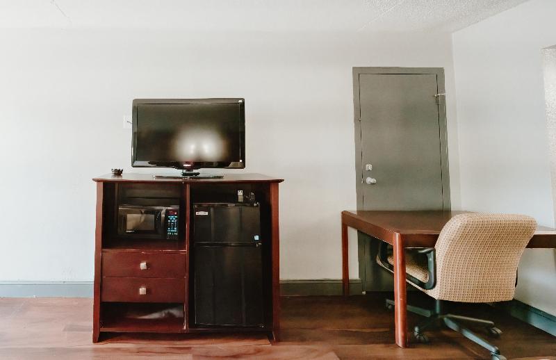 Sandston Inn image