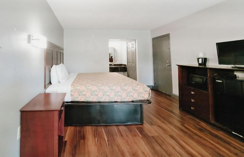 Sandston Inn image