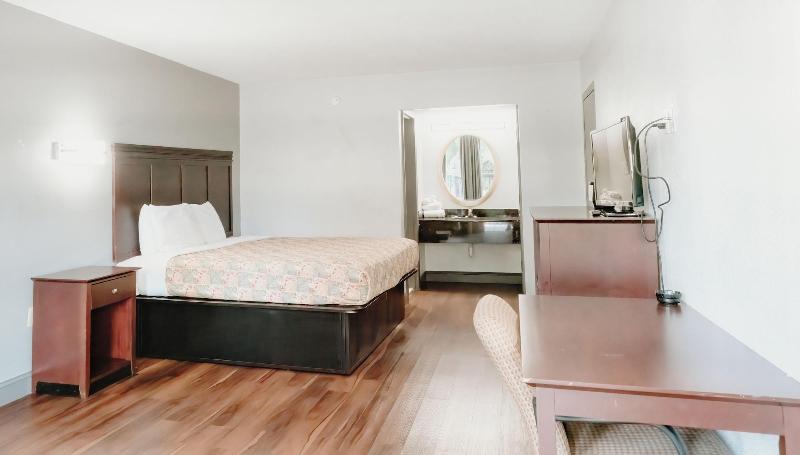 Sandston Inn image