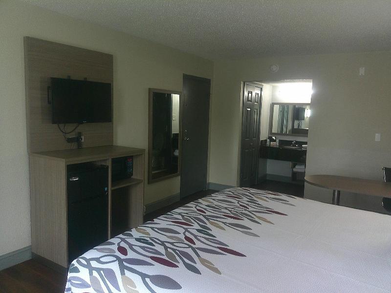 Sandston Inn image
