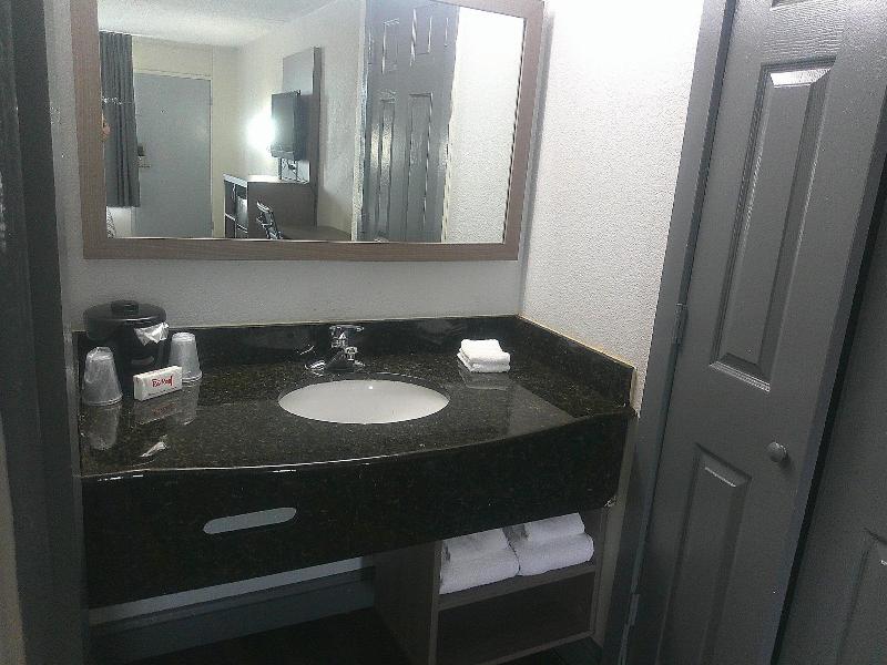 Sandston Inn image