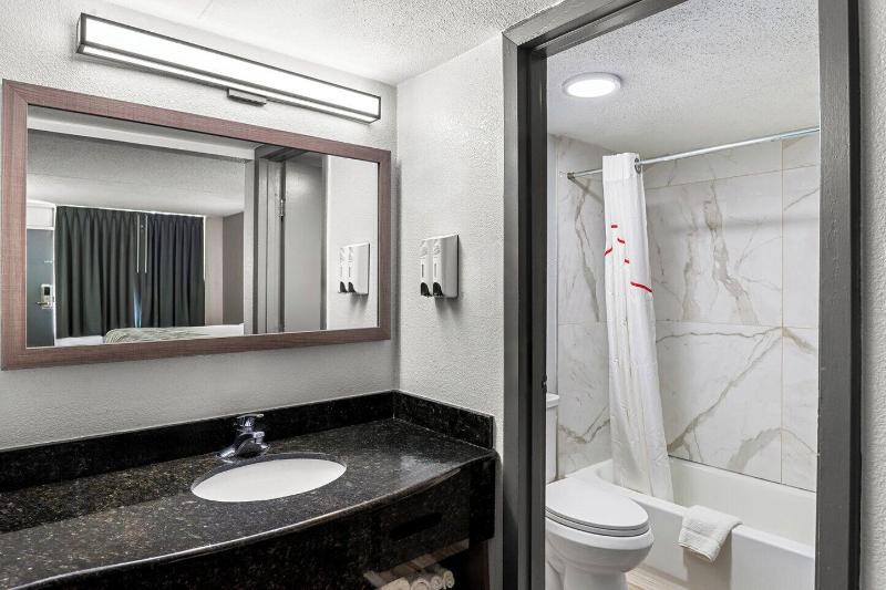 Sandston Inn image