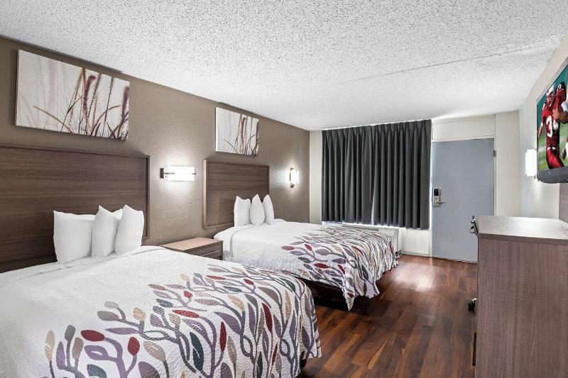 Sandston Inn image