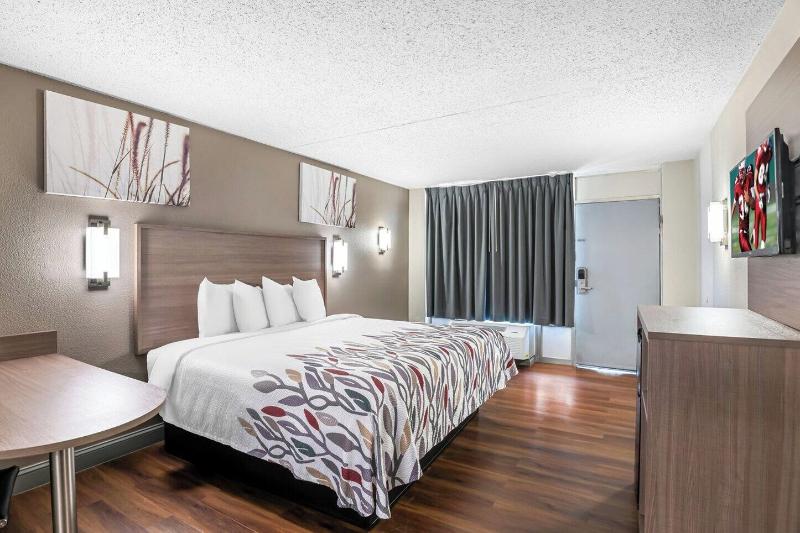 Sandston Inn image