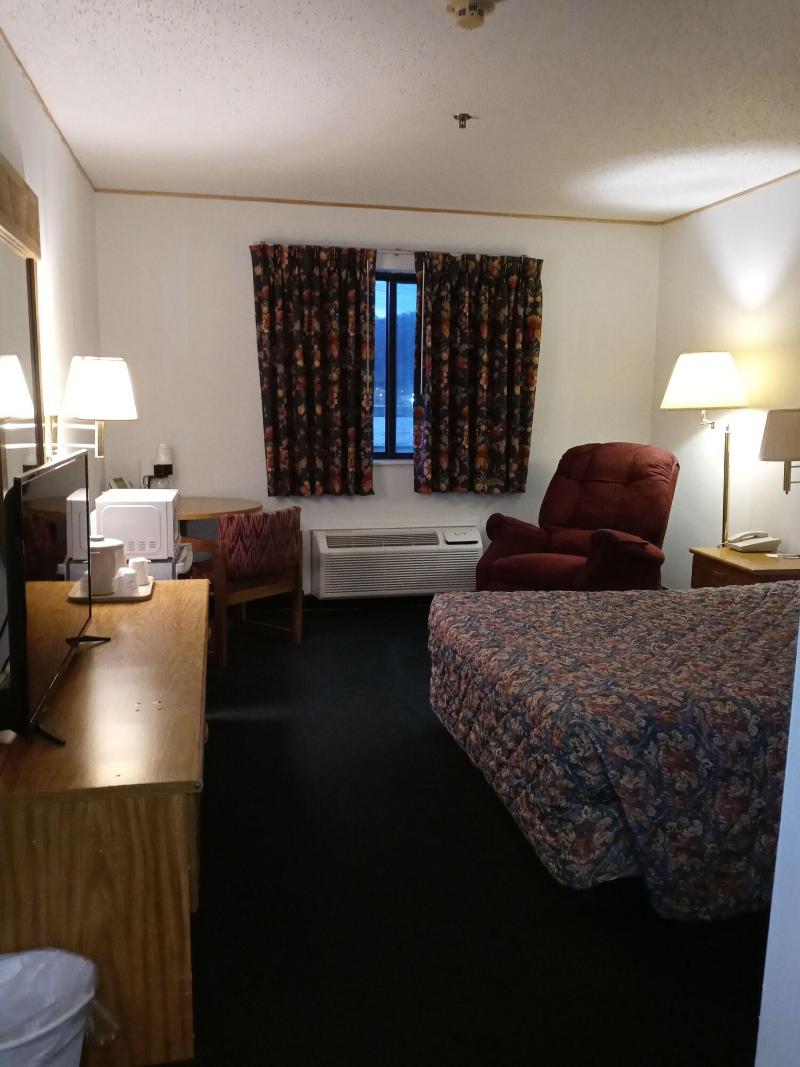 New Martinsville Inn image