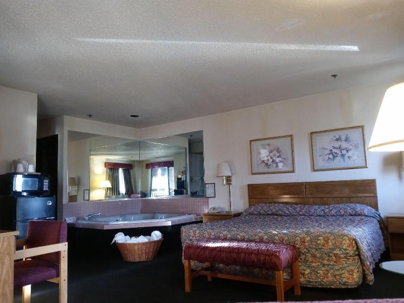 New Martinsville Inn image