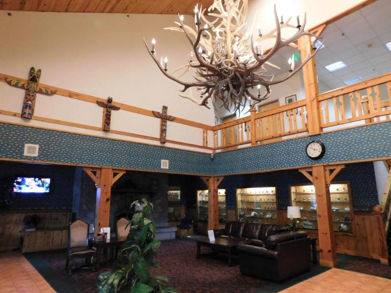 Summit Inn image