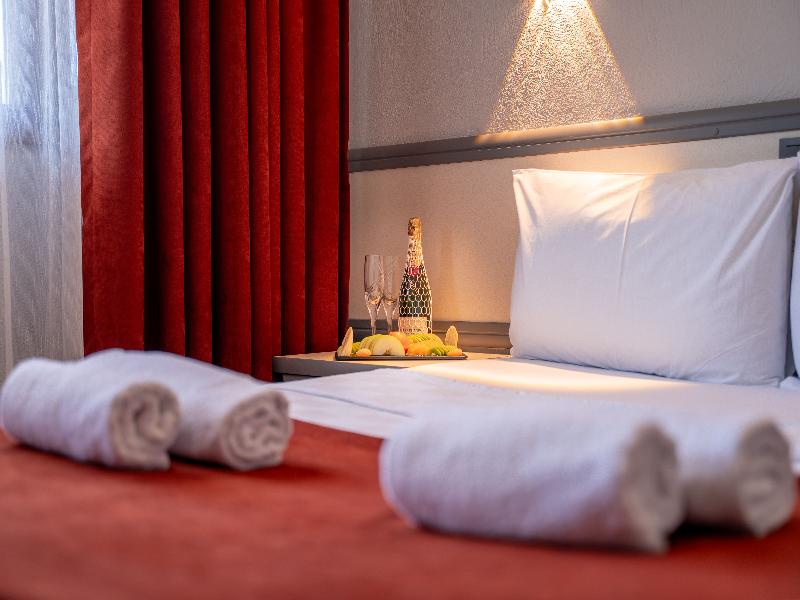 Oscar Seaside Hotel & Spa image