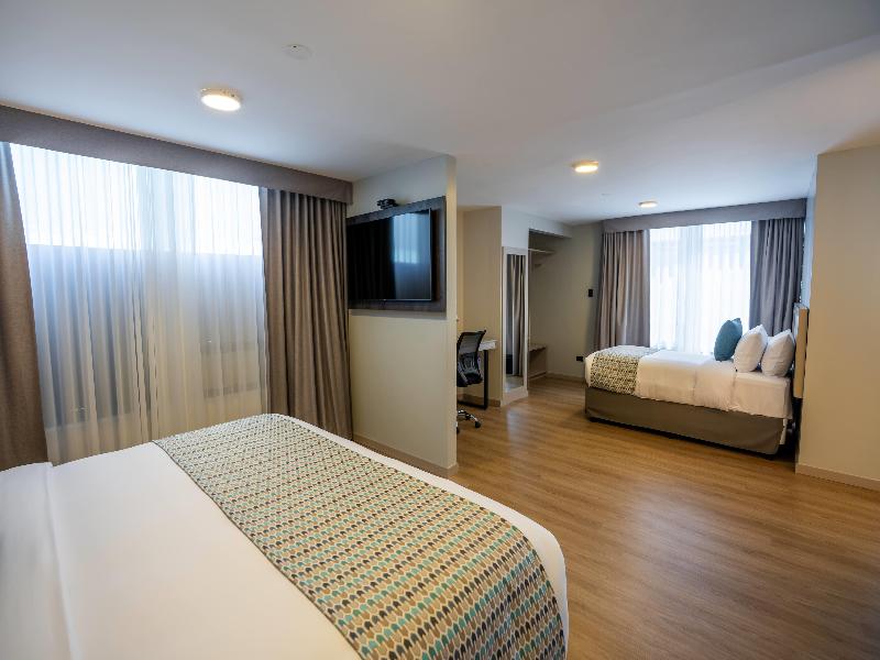 La Quinta By Wyndham Quito image