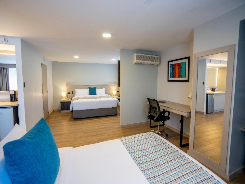 La Quinta By Wyndham Quito image
