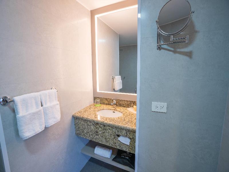 La Quinta By Wyndham Quito image