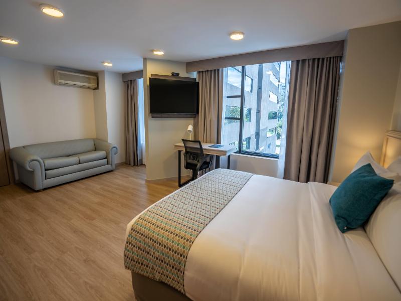 La Quinta By Wyndham Quito image