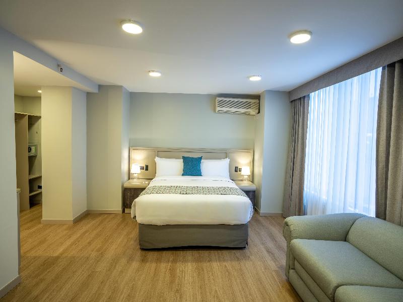 La Quinta By Wyndham Quito image