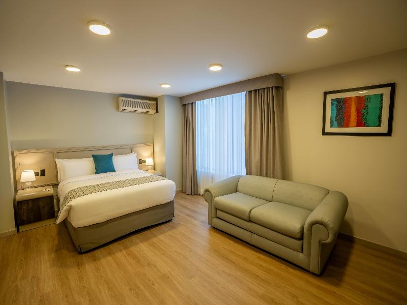La Quinta By Wyndham Quito image
