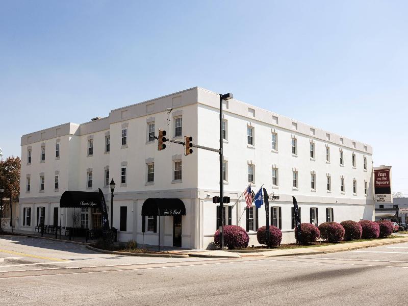 Inn On The Square Ascend Hotel Collection image