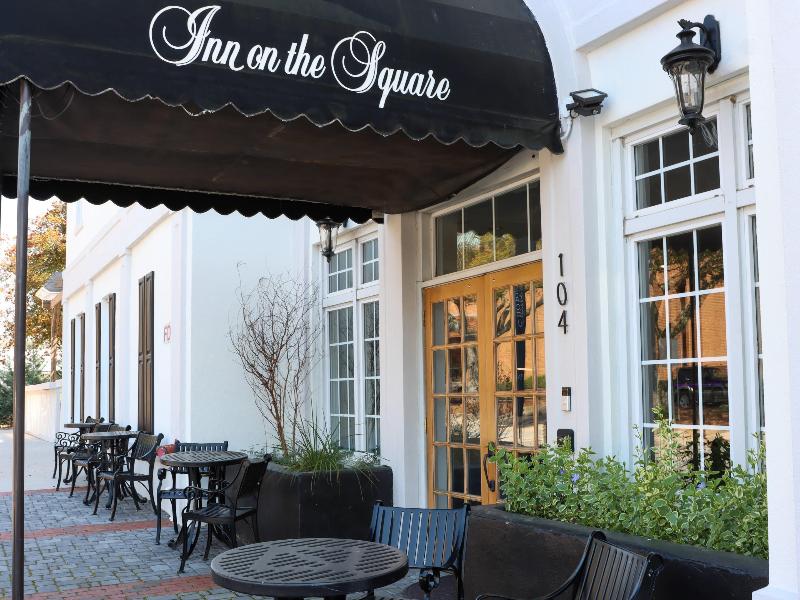 Inn On The Square Ascend Hotel Collection image
