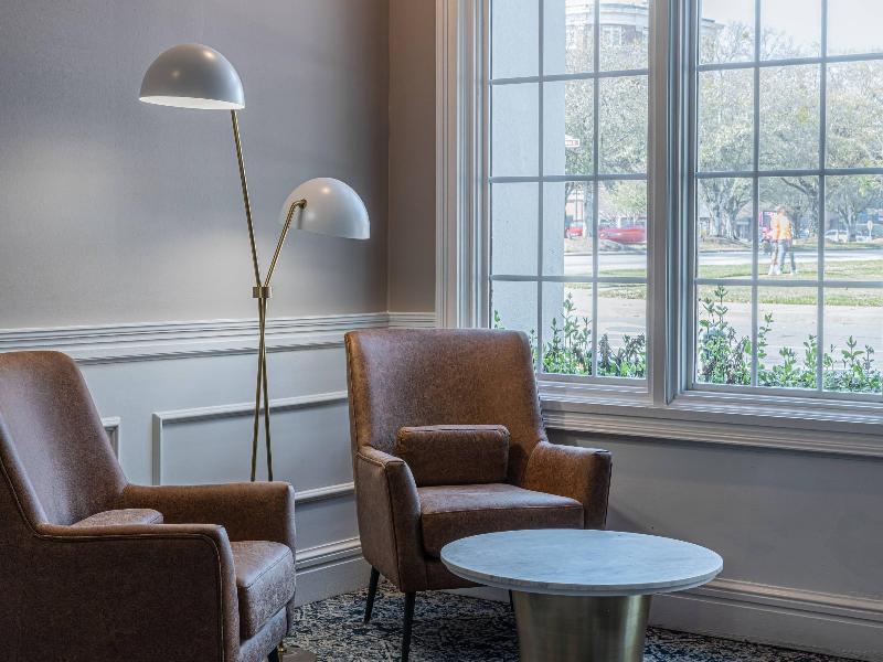 Inn On The Square Ascend Hotel Collection image