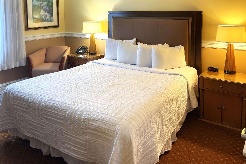 Inn On The Square Ascend Hotel Collection image