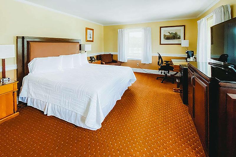 Inn On The Square Ascend Hotel Collection image