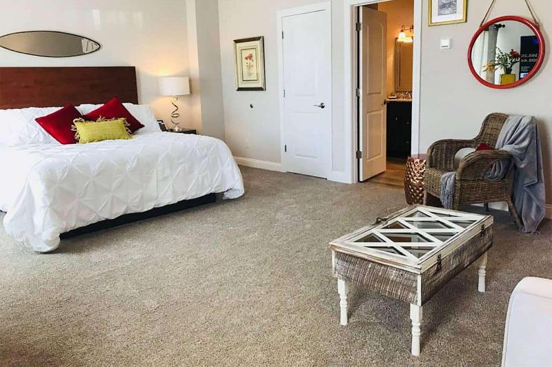 Inn On The Square Ascend Hotel Collection image