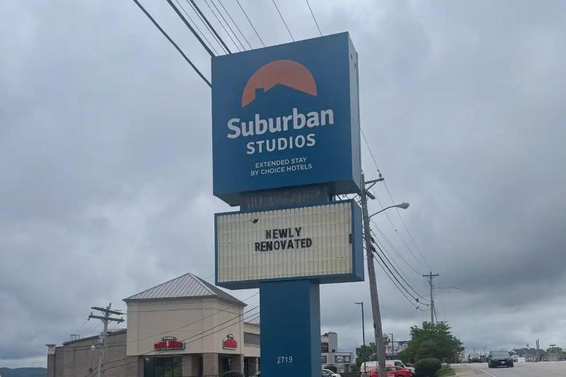 Suburban Studios Branson On The Strip image