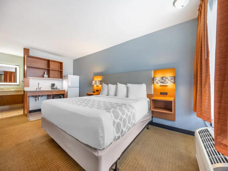 Suburban Studios Branson On The Strip image