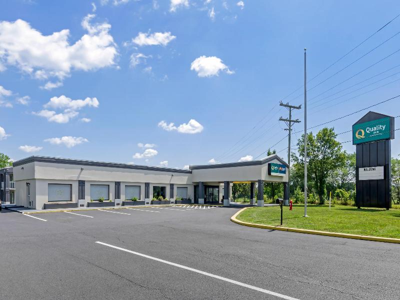 Suburban Studios Verona - Staunton North image