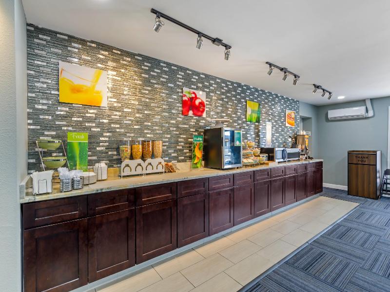 Suburban Studios Verona - Staunton North image