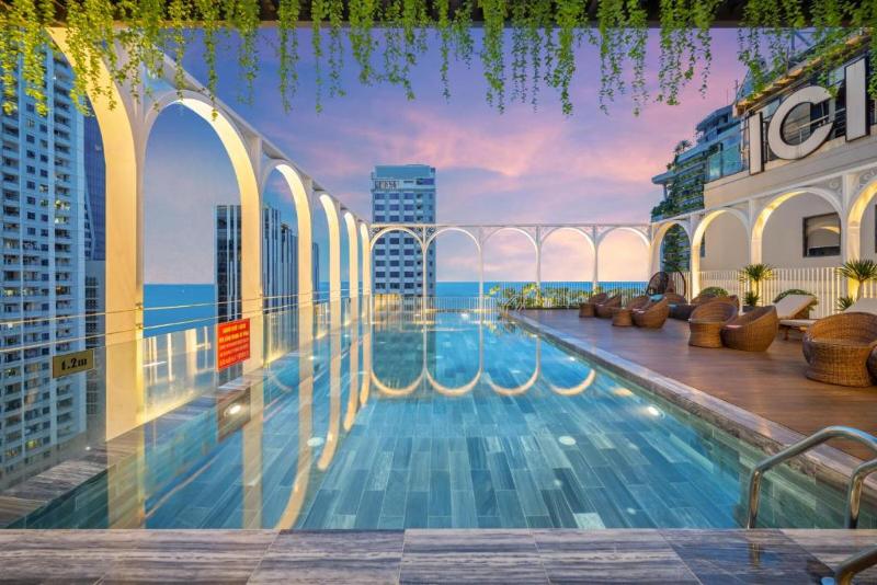 Golden Lotus Luxury Danang Hotel image