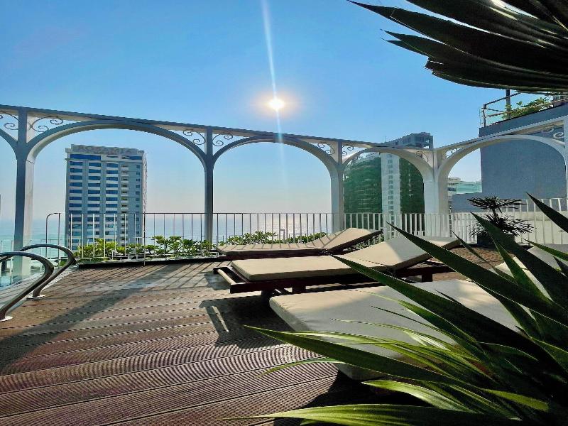 Golden Lotus Luxury Danang Hotel image