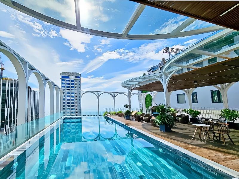 Golden Lotus Luxury Danang Hotel image