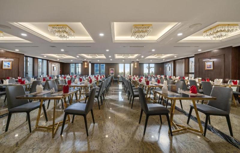 Golden Lotus Luxury Danang Hotel image
