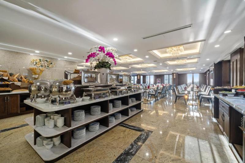 Golden Lotus Luxury Danang Hotel image