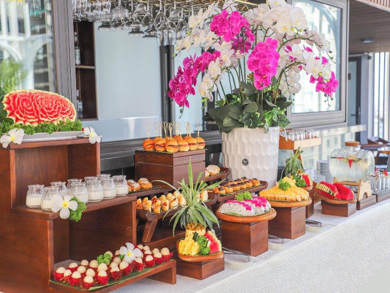 Golden Lotus Luxury Danang Hotel image