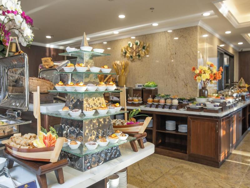 Golden Lotus Luxury Danang Hotel image
