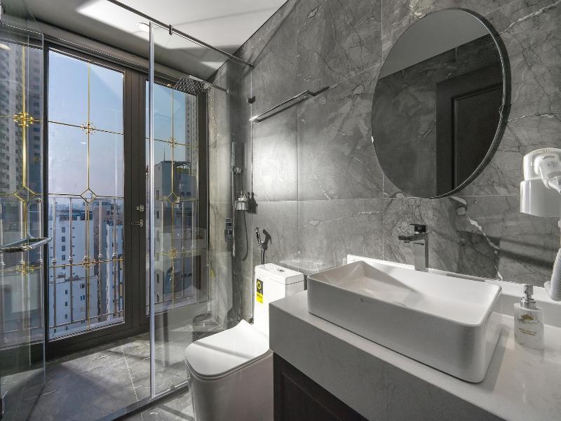 Golden Lotus Luxury Danang Hotel image